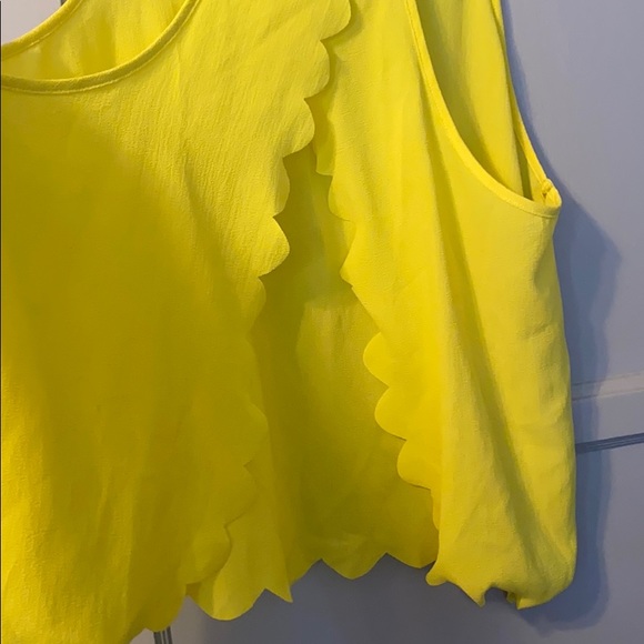 Yellow crepe open back tank - Picture 3 of 3